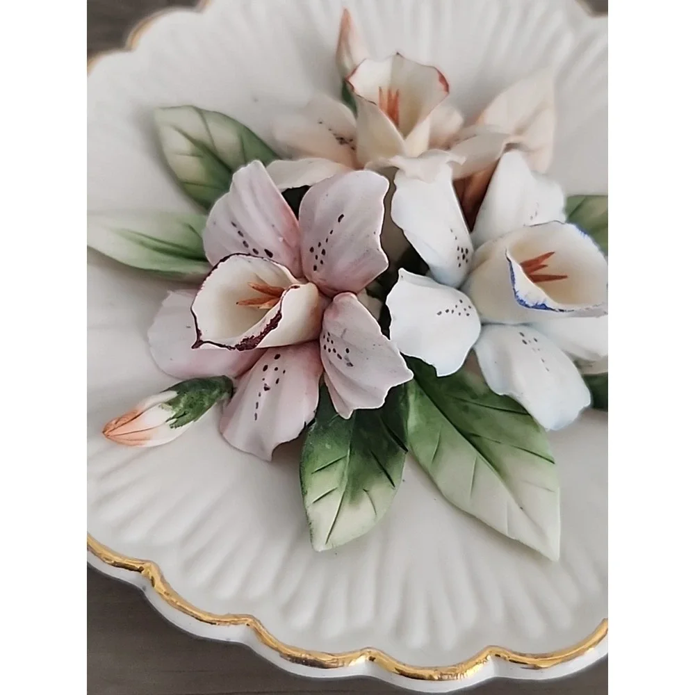 Vtg Antq Capodimonte Italy Porcelain 3D Flowers Plate Carlo Savastano 6.5